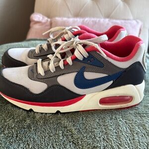 Women’s Nike Air Max. Great condition, smoke free home.
